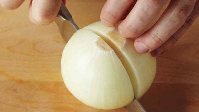 Как сделать лук не горьким для салата