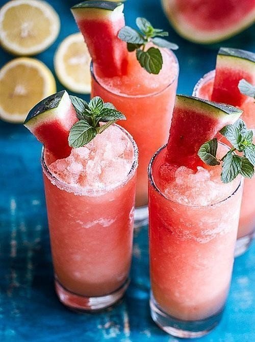 Самые вкусные лимонады и коктейли в жару