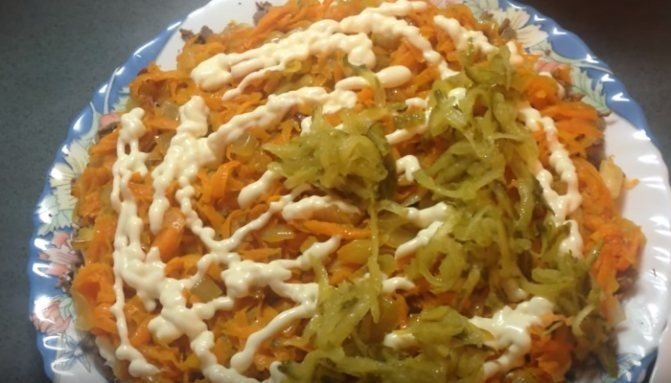 Салат с корейской морковью слоями
