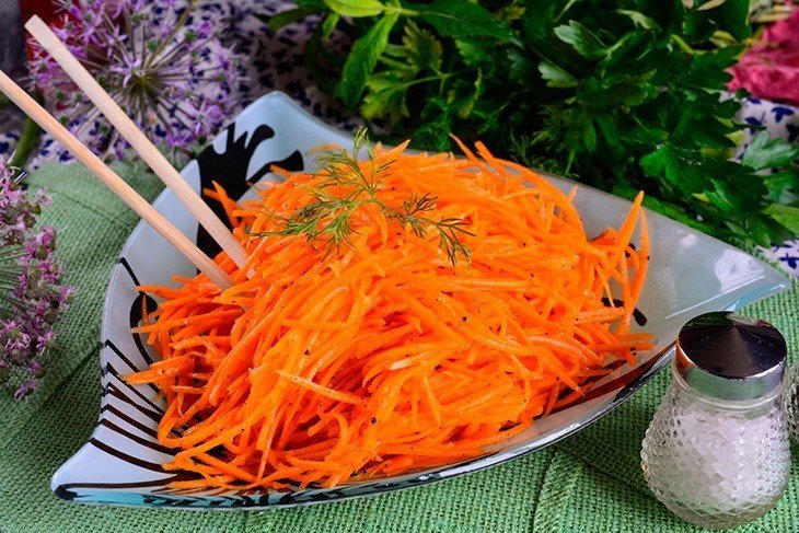 Закуска из моркови по-корейски на праздничный стол
