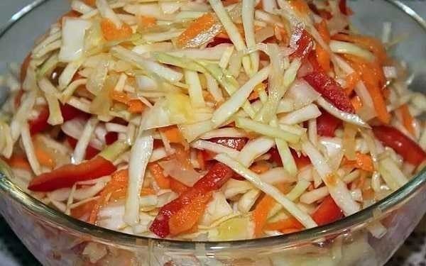 Салат с капустой и болгарским перцем морковью и луком