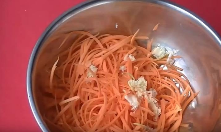 Морковь по корейски с жареным луком рецепт
