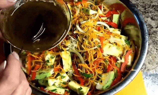 Салат из кабачков по корейски на зиму